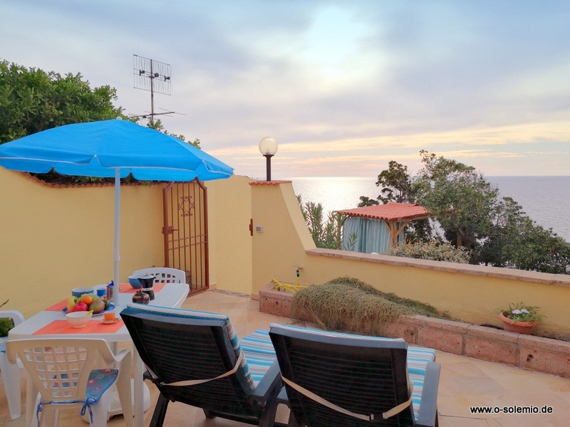 Ferienhaus in Sardinien, Abendstimmung in Laguna blu auf der Terasse
